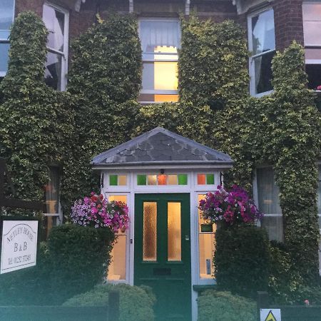 Netley Guest House Фарнборо Экстерьер фото