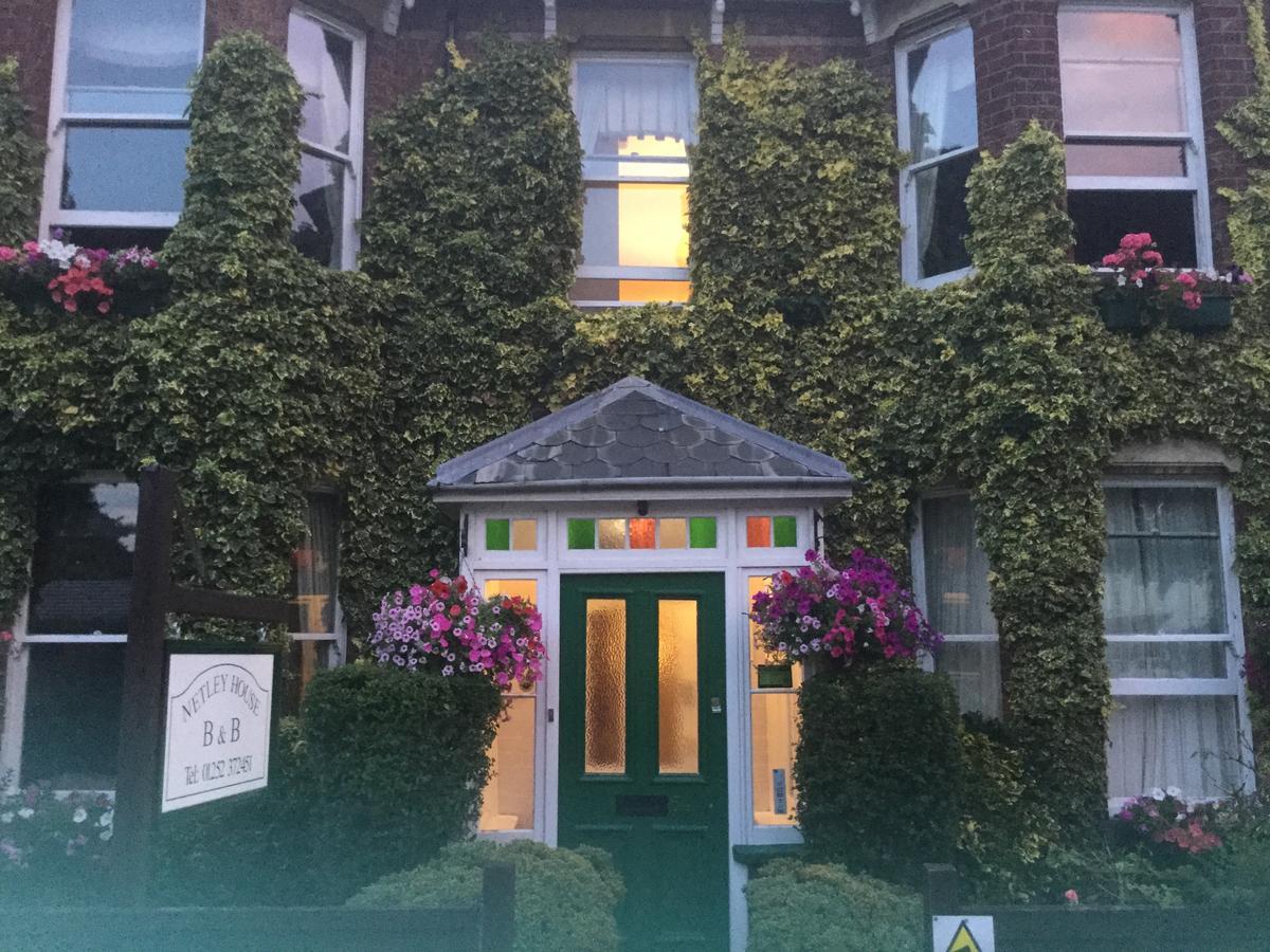 Netley Guest House Фарнборо Экстерьер фото